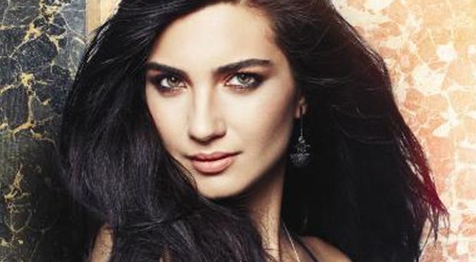 Tuba Büyüküstün imaj değiştirdi Tuba Büyüküstün imaj değiştirdi