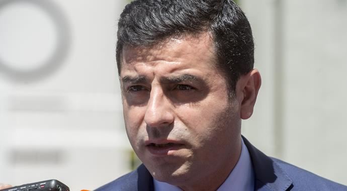 Demirtaş: 'KCK ateşkes tümüyle bitsin demiyor' Demirtaş: 'KCK ateşkes tümüyle bitsin demiyor'