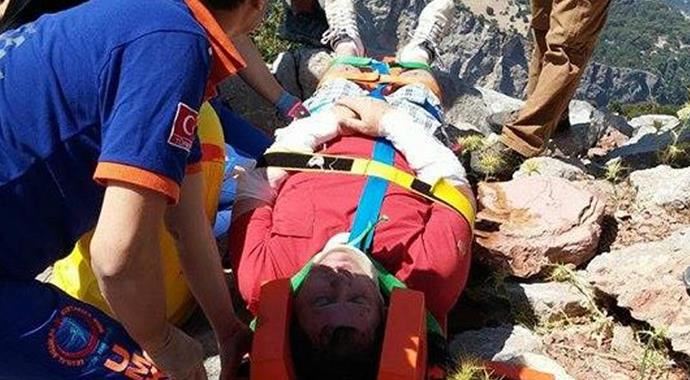 Muğla'da feci paraşüt kazası, kayalıklara çakıldılar... Muğla'da feci paraşüt kazası, kayalıklara çakıldılar...