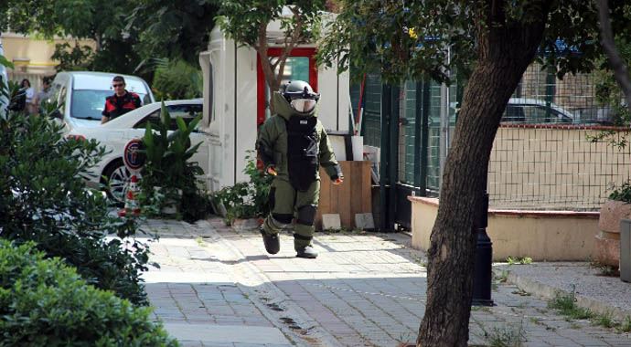 ABD konsolosluğu önünde bomba alarmı ABD konsolosluğu önünde bomba alarmı