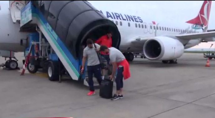 Trabzonspor kafilesi Trabzon'a geldi Trabzonspor kafilesi Trabzon'a geldi