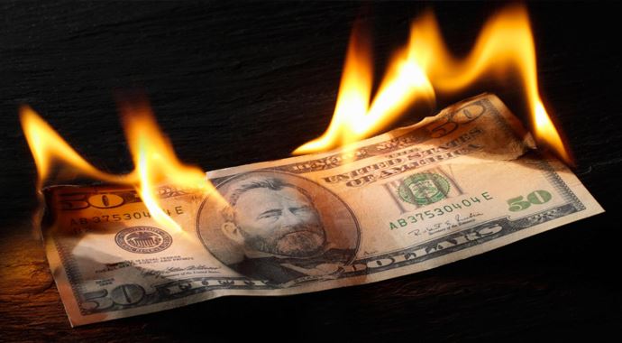 Dolar tatil dinlemiyor!