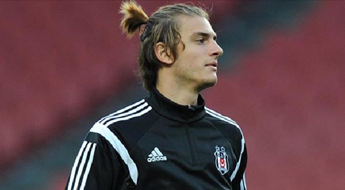 'Atınç futbolu bırakma eşiğine gelmişti' 'Atınç futbolu bırakma eşiğine gelmişti'