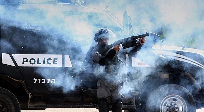 İşgalci İsrail güçleri, Mescid-i Aksa'da siyonizm karşıtlarına ateş açtı İşgalci İsrail güçleri, Mescid-i Aksa'da siyonizm karşıtlarına ateş açtı