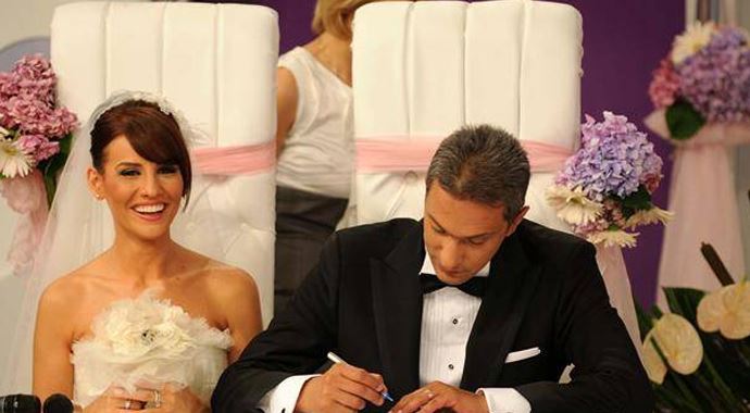 Esra Erol&#039;dan duygulandıran mesaj