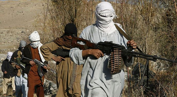 Taliban karakola saldırdı: 21 ölü Taliban karakola saldırdı: 21 ölü
