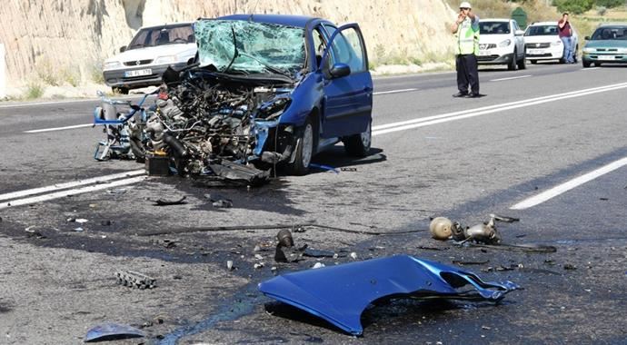 KPSS yolunda feci kaza: 9 yaralı KPSS yolunda feci kaza: 9 yaralı