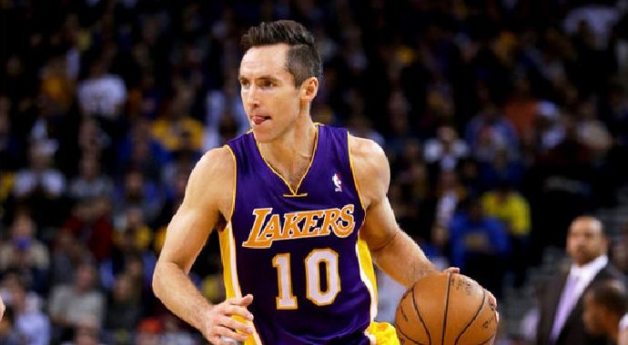 Steve Nash futbolcu oldu Steve Nash futbolcu oldu