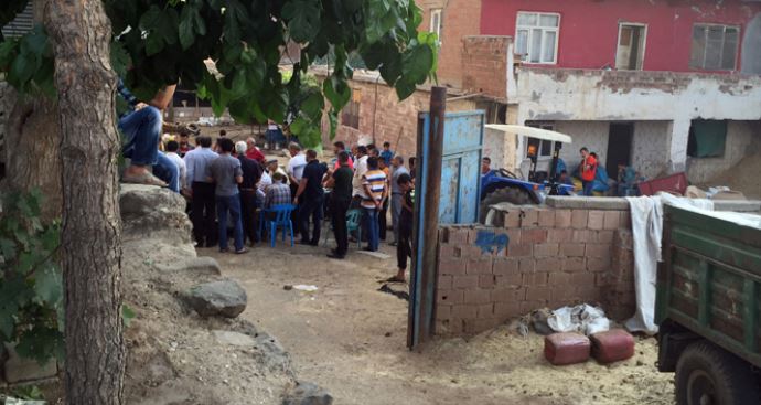 İki aile arasında su kavgası: 3 yaralı İki aile arasında su kavgası: 3 yaralı
