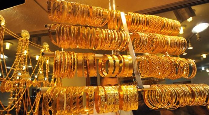 Altında şaşırtan hareket