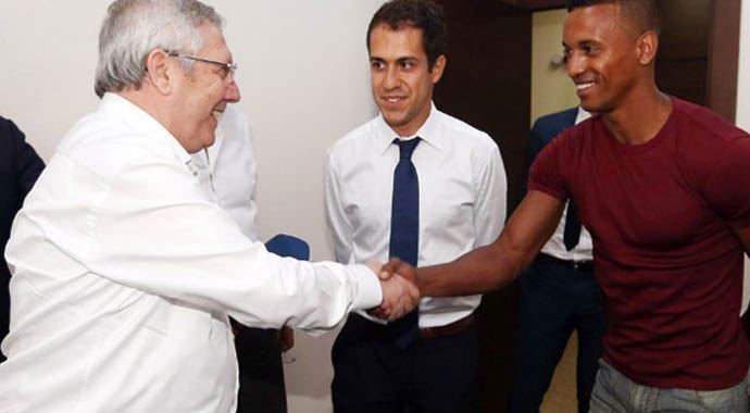 Nani, Aziz Yıldırım ile görüştü Nani, Aziz Yıldırım ile görüştü