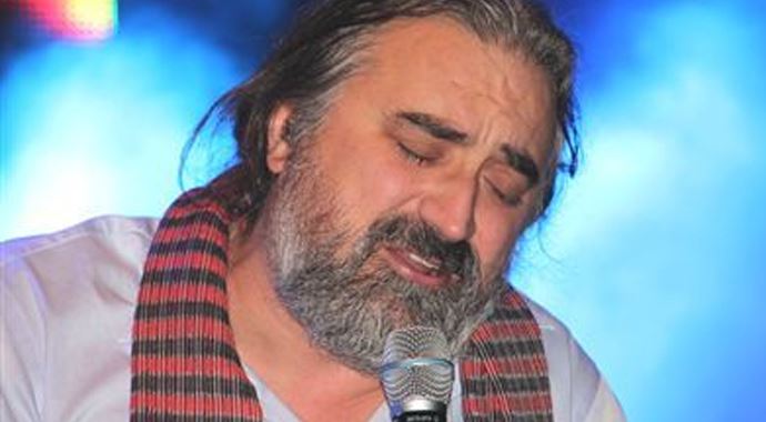 Volkan Konak 'Yıldızlı Geceler'de Volkan Konak 'Yıldızlı Geceler'de
