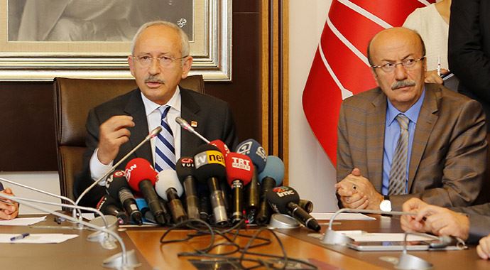 CHP'den koalisyon için 'AK Parti' anketi CHP'den koalisyon için 'AK Parti' anketi