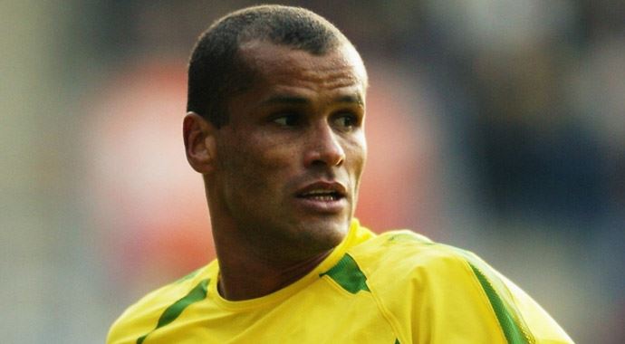 Rivaldo 43 yaşında futbola döndü Rivaldo 43 yaşında futbola döndü