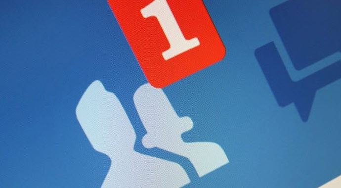 Facebook&#039;ta otomatik oynayan videoları durdurmanın yolu
