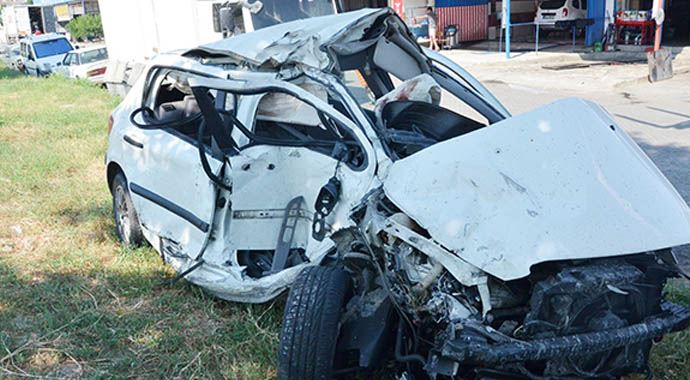 Turist taşıyan midibüs kaza yaptı: 16 yaralı