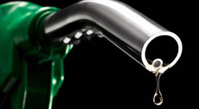 Motorin 18 kuruş indi, sıra benzinde Motorin 18 kuruş indi, sıra benzinde
