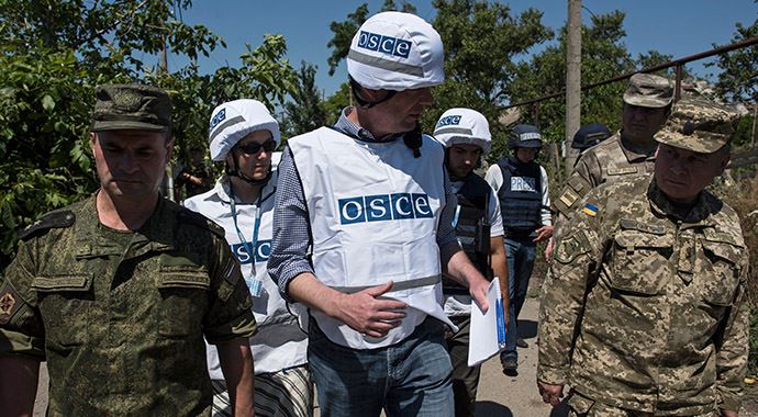 Ukrayna'nın doğusundaki ateşkes ihlalleri sürüyor Ukrayna'nın doğusundaki ateşkes ihlalleri sürüyor