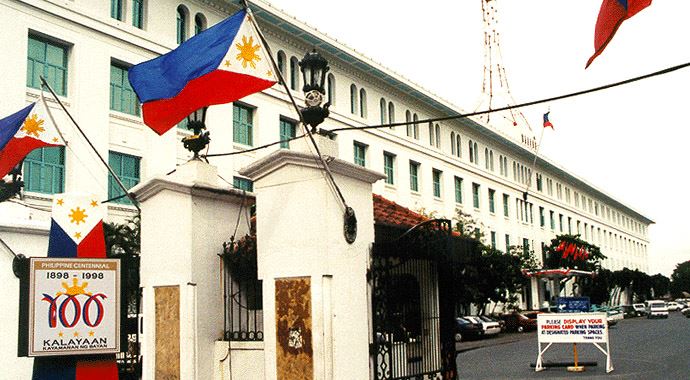 Filipinler, Çin&#039;i mahkemeye verdi