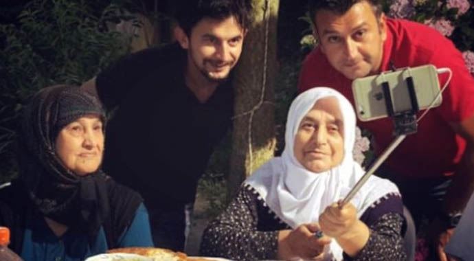 Bu da büyükanne selfiesi! Bu da büyükanne selfiesi!