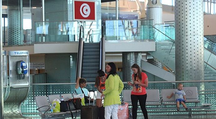 İngiltere, Tunus'taki vatandaşlarını uyardı İngiltere, Tunus'taki vatandaşlarını uyardı
