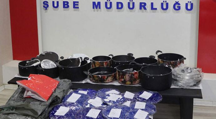 Siirt'te 8 kilo uyuşturucu ele geçirildi Siirt'te 8 kilo uyuşturucu ele geçirildi
