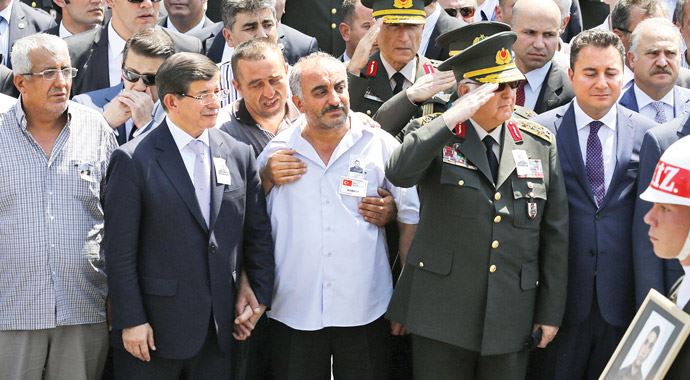 Davutoğlu, MKYK üyelerine bilgi verdi! Davutoğlu, MKYK üyelerine bilgi verdi!