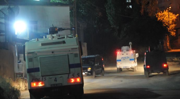 Devriye görevi yapan polislere saldırı