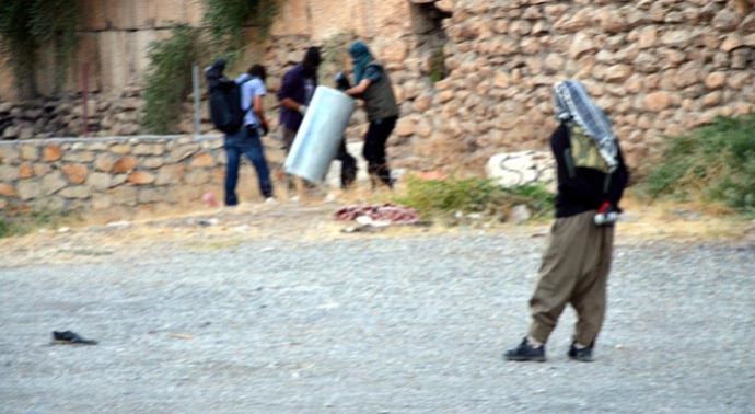 Diyarbakır'daki PKK operasyonlarında 88 kişi tutuklandı Diyarbakır'daki PKK operasyonlarında 88 kişi tutuklandı
