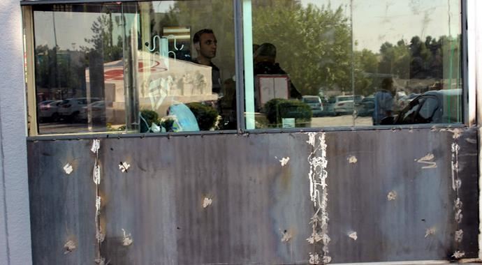 Polis noktasına kurşun geçirmez zırh Polis noktasına kurşun geçirmez zırh