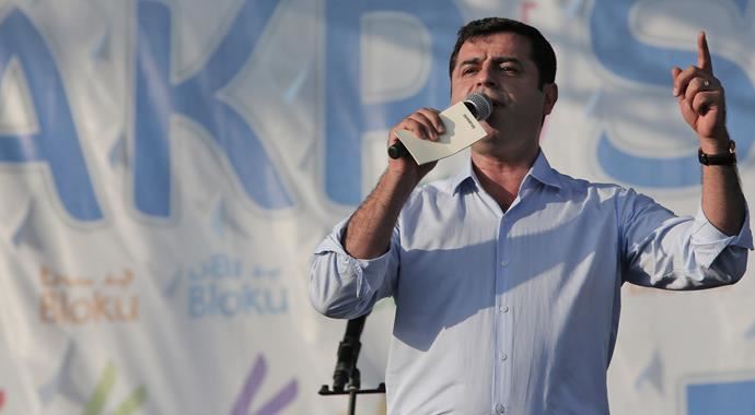 Selahattin Demirtaş: &quot;Başkanlık&quot; için referandum yapalım