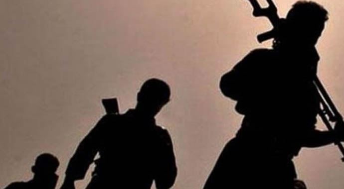 Teröristler, Ağrı'da bir aracı gasbetti Teröristler, Ağrı'da bir aracı gasbetti