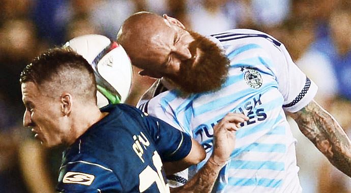 Fenerbahçe Atromis önünde birçok ilklere imza attı