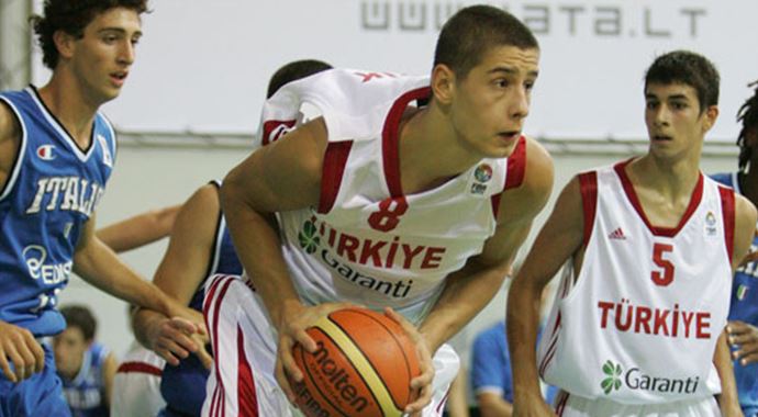 Samet Geyik de kadrodan çıkarıldı ve...