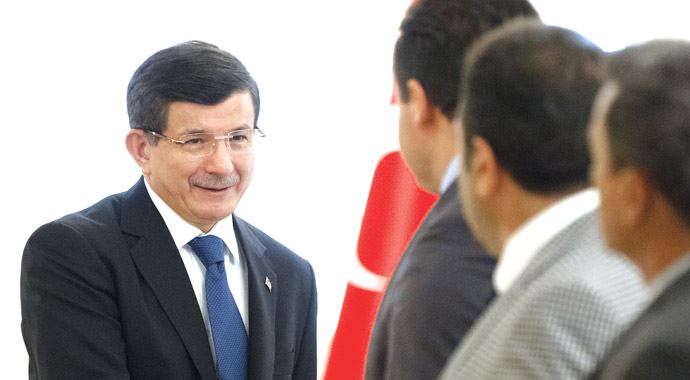 Davutoğlu&#039;ndan PKK&#039;ya: Devlete boyun eğeceksiniz