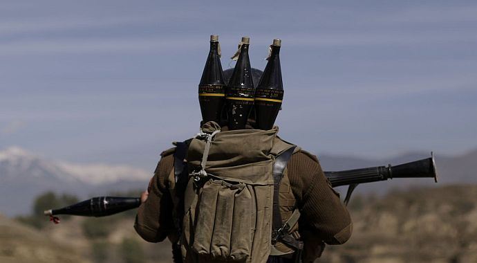 Diyarbakır'da İlçe Emniyet Müdürlüğü'ne saldırı Diyarbakır'da İlçe Emniyet Müdürlüğü'ne saldırı