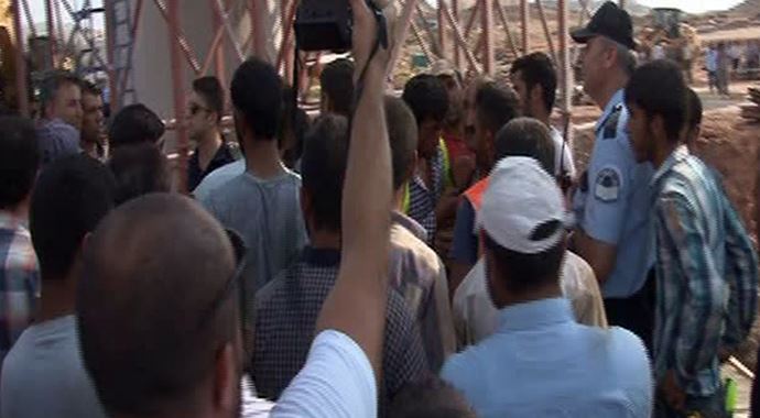 4 işçi 150 tonluk yükün altında can verdi 4 işçi 150 tonluk yükün altında can verdi