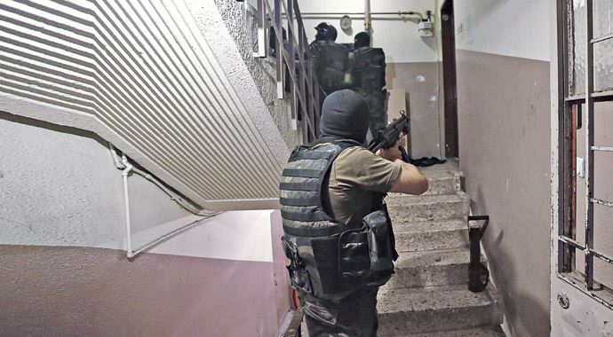 İstanbul&#039;da terörist avı, 235 gözaltı