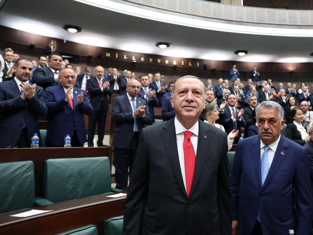 Ceiba Intercontinental adlı uçakla saat 08.35'te Ankara'ya varan Obiang, Esenboğa Havalimanı'nda askeri törenle karşılanarak havalimanının şeref salonunda misafir edildi. 
Kongo Cumhuriyeti Meclis Başkanı Isidore Mvouba da törene katılmak için sabahın erken saatlerinde Ankara'ya ulaştı.