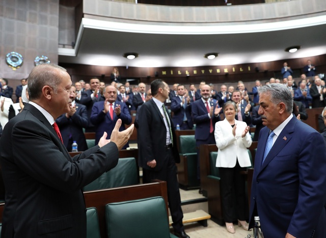 Ankara'daki tarihî yemin törenine çok sayıda yabancı lider katılacak. Onlardan en dikkat çekeni Irak Kürt Bölgesel Yönetimi Başbakanı Neçirvan Barzani olacak. Barzani'nin ziyareti, Kuzey Irak'ta 25 Eylül 2017 tarihinde gerçekleştirilen ve Türkiye'nin ambargo koymasıyla sonuçlanan