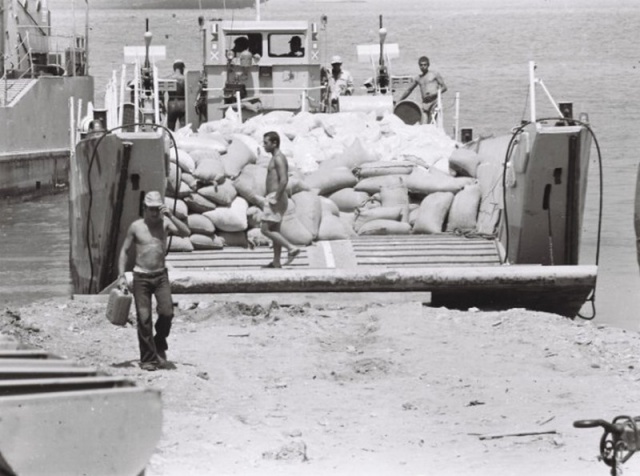 EOKA-B liderlerinden Nikos Sampson, Yunanistan'da iktidarda bulunan cuntanın desteğiyle gerçekleştirdiği darbeyle 15 Temmuz 1974'te Kıbrıs Cumhurbaşkanı Makarios'u devirdi.