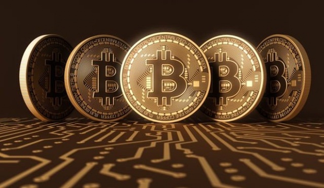 Bitcoin yüzde 2.1 düşerken CoinMarketCap.com verilerine göre dijital paraların piyasa değeri 197 milyar dolara geriledi.