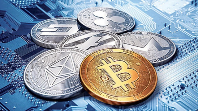 Ayı piyasasındaki kripto paralar, Bitcoin'in en büyük rakibinin sert düşmesi ve ABD'li düzenleyicilerin dijital varlıklara bağlı iki sermaye piyasası aracında işlemleri askıya almasıyla, 10 ayın en düşük seviyesine geriledi.