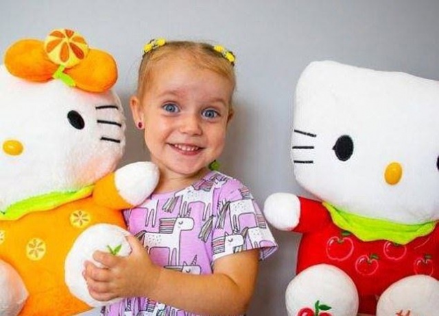 Haftada iki-üç kez video yayınlanan kanalın abone sayısı 10.9 milyonu aştı. İzlenme sayısı ise 3.6 milyarı geçti.