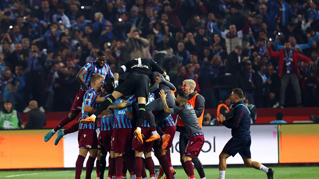 Spor Toto Süper Lig’in 35. haftasında Trabzonspor, evinde Antalyaspor ile 2-2 berabere kaldı.