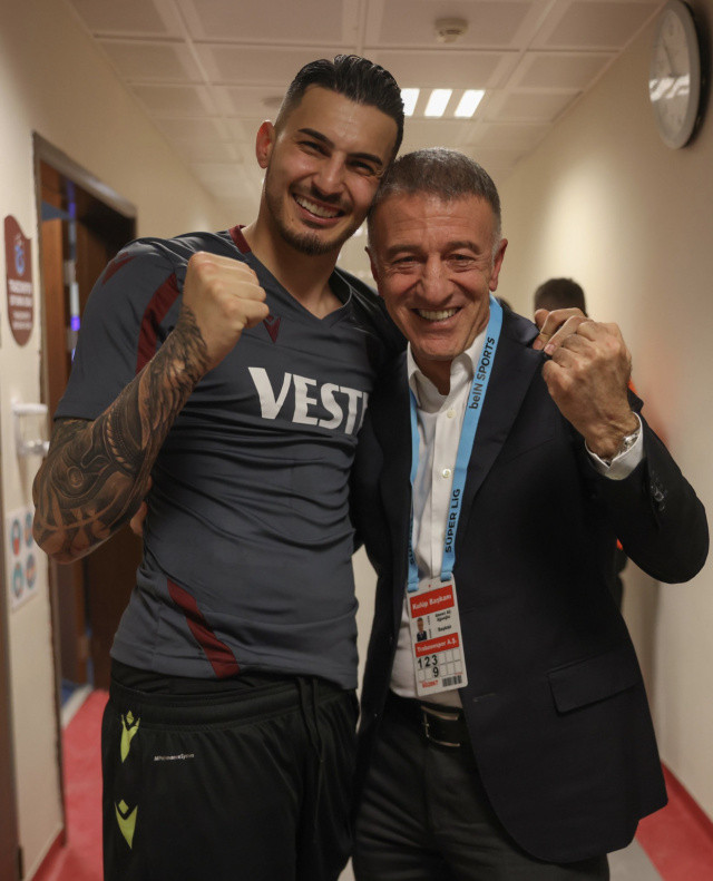 En büyük fark 27. hafta
Trabzonspor, rakipleriyle en büyük farkı 27. haftada yaşadı.
Bordo-mavililer, 27 hafta sonunda 66 puan toplarken en yakın rakibi 49 puanlı İttifak Holding Konyaspor ile arasında 17 puanlık fark oluşturdu.
Karadeniz ekibi, söz konusu haftada Fenerbahçe'ye 20, Beşiktaş'a 22, Galatasaray'a ise 31 puanlık fark attı.