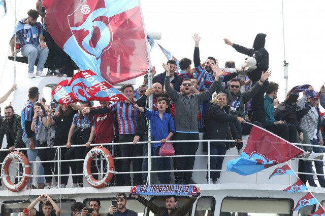 Demet Akalın ve sürpriz sanatçıların da konser vereceği kutlamalarda, futbolcuların kendi seçtikleri parçalar eşliğinde