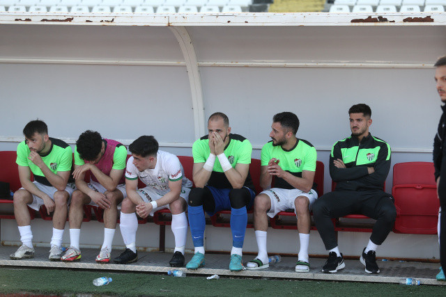 Bursaspor'un dikkati çeken bir diğer istatistiği ise son 3 yılda 4 kez başkan ve yönetimin değişmesi oldu. Değişen başkanlar da yeşil-beyazlılardaki kötü gidişatı durduramadı.