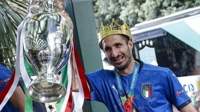 Giorgio Chiellini... Juventus ve İtalya Milli Takımı efsanesi Los Angeles Galaxy ile anlaştı. 37 yaşındaki stoper son maçta alkışlarla uğurlandı.