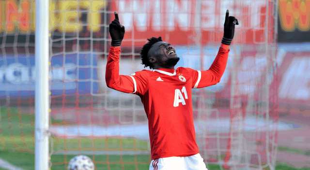 Ekvador Milli Takımı'nda da forma giyen 24 yaşındaki Caecido, son 1.5 yıldır Bulgaristan'da CSKA Sofya forması giyiyor.

1.87'lik santrfor bu sezon Bulgar liginde 24 maçta 15 gol attı. Kulübüyle 2025 yılına kadar sözleşmesi bulunan Caecido'nun bonservis bedeli 2 milyon euro.